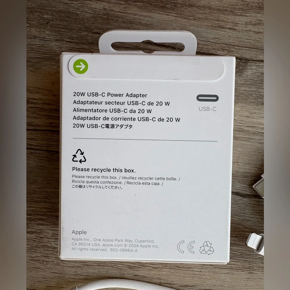 Apple USB-C 1 M Length Braided Cable + 20W USB-C Power Adapter - Picture 3 of 7